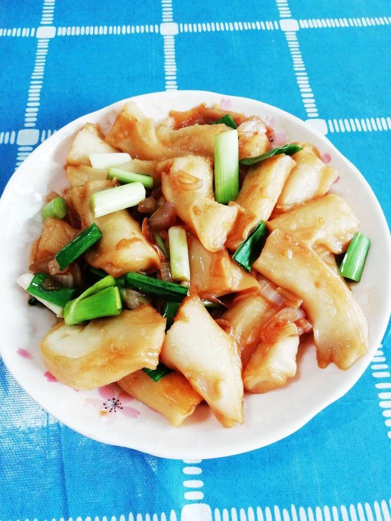 粤式豉油皇爆炒猪肠粉