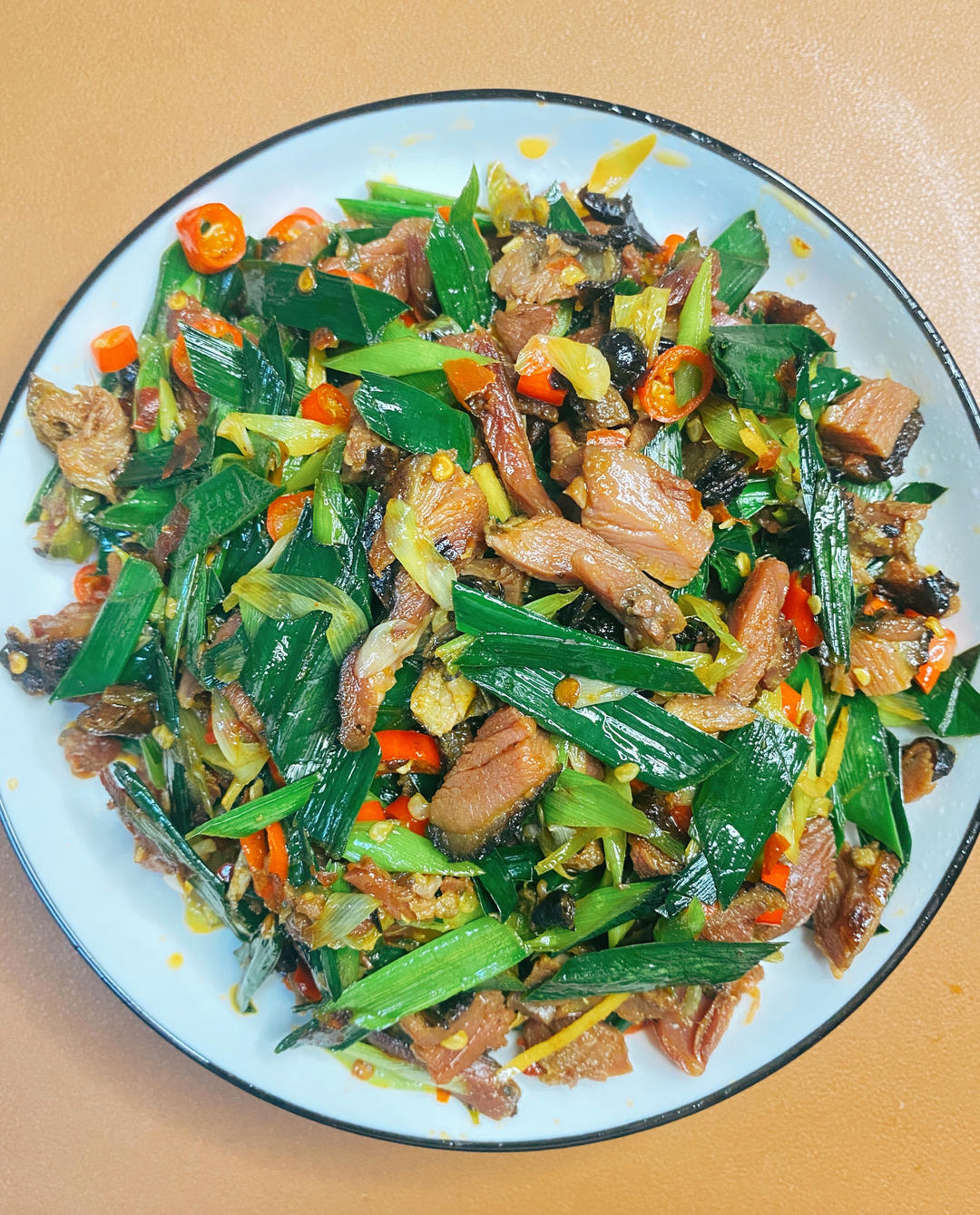 外婆家的蒜苗炒腊鸭腿