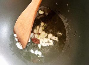 鲜香小炒口蘑的做法 步骤4