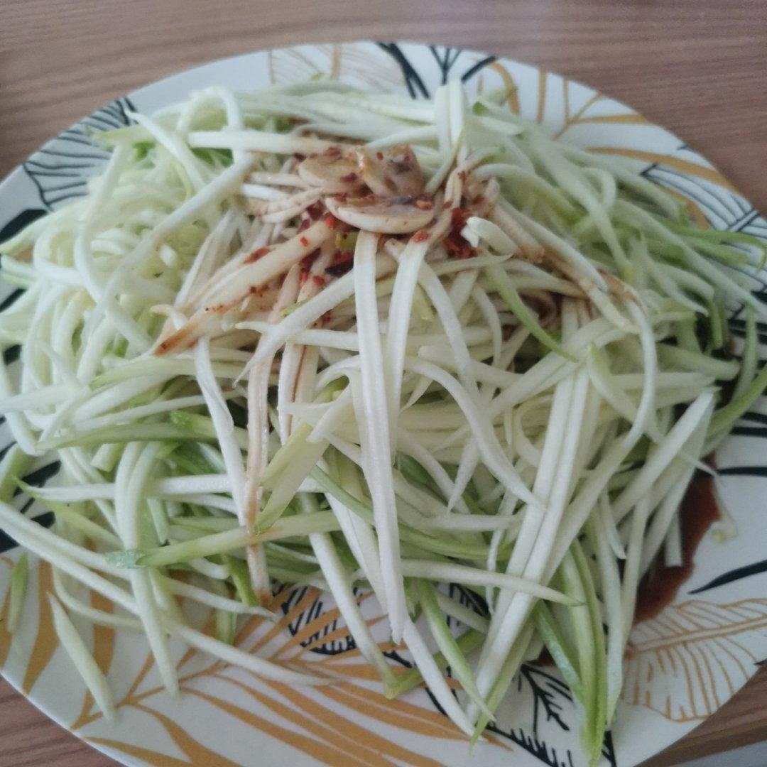 一定要试试的清新爽口凉拌西葫芦