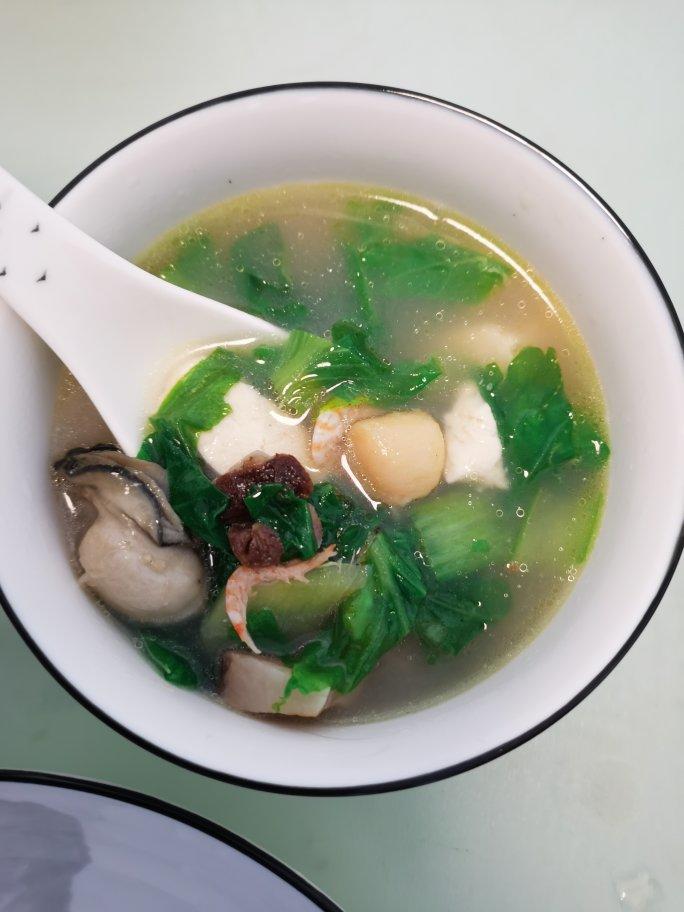 牡蛎菌菇豆腐汤