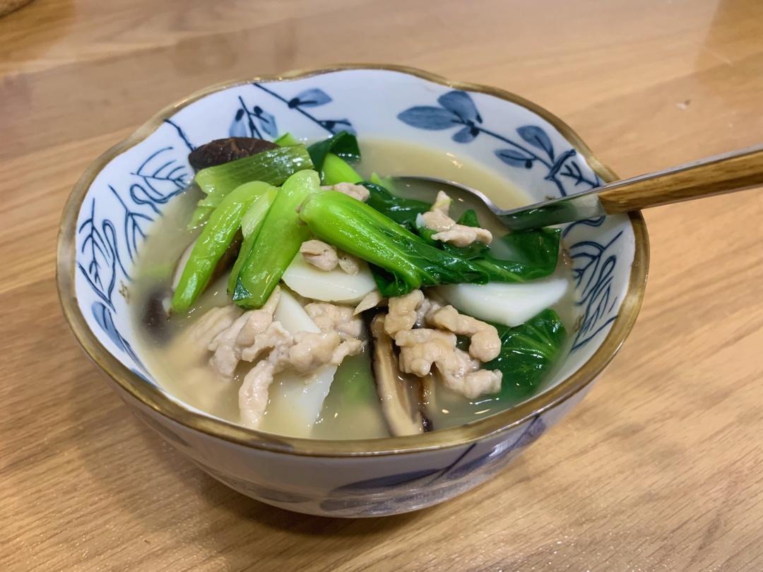 家的味道：青菜肉丝年糕汤