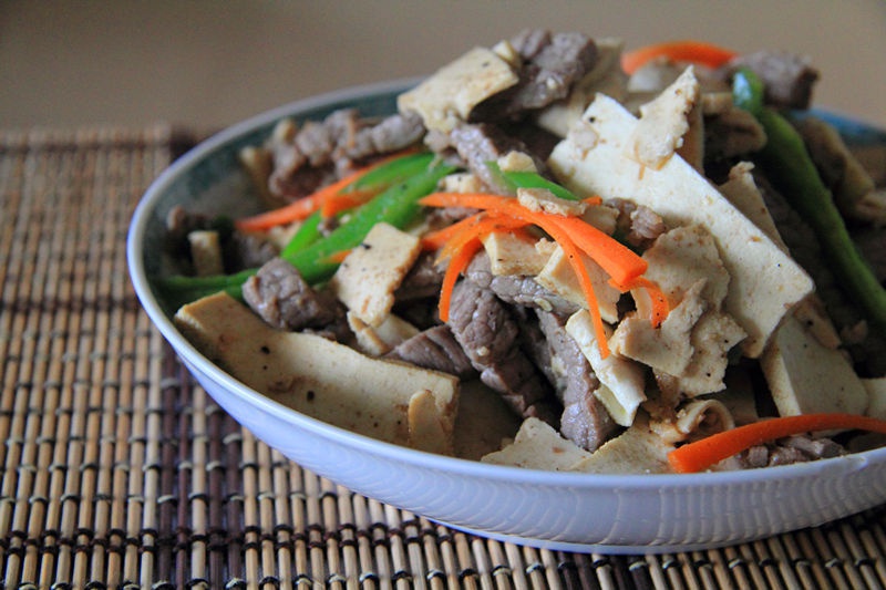 青椒香干炒肉丝