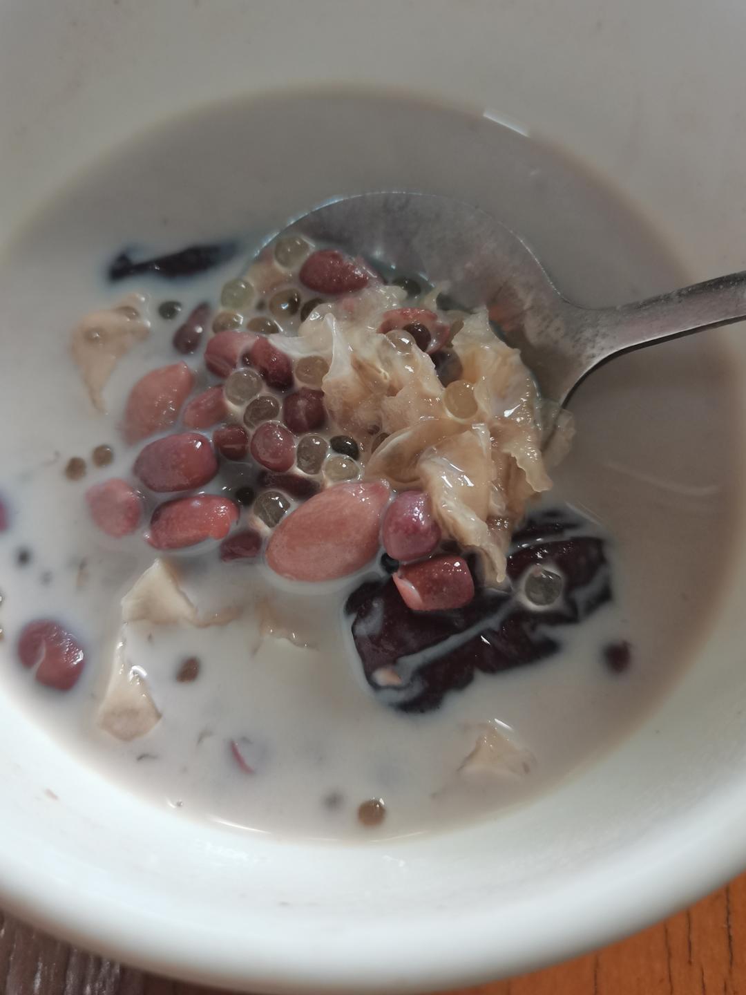 女孩子多喝养生糖水