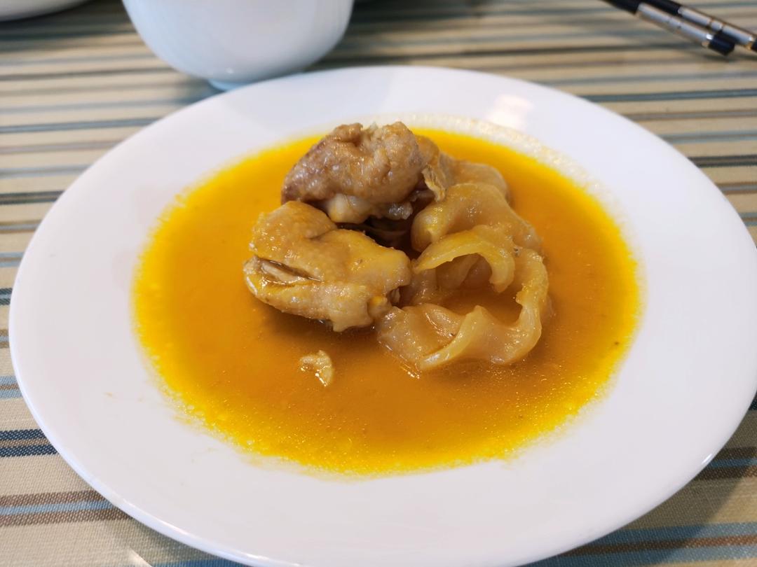 金汤花胶炖鸡煲