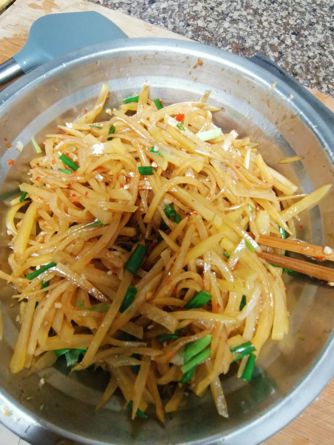 香辣开胃的凉拌土豆丝