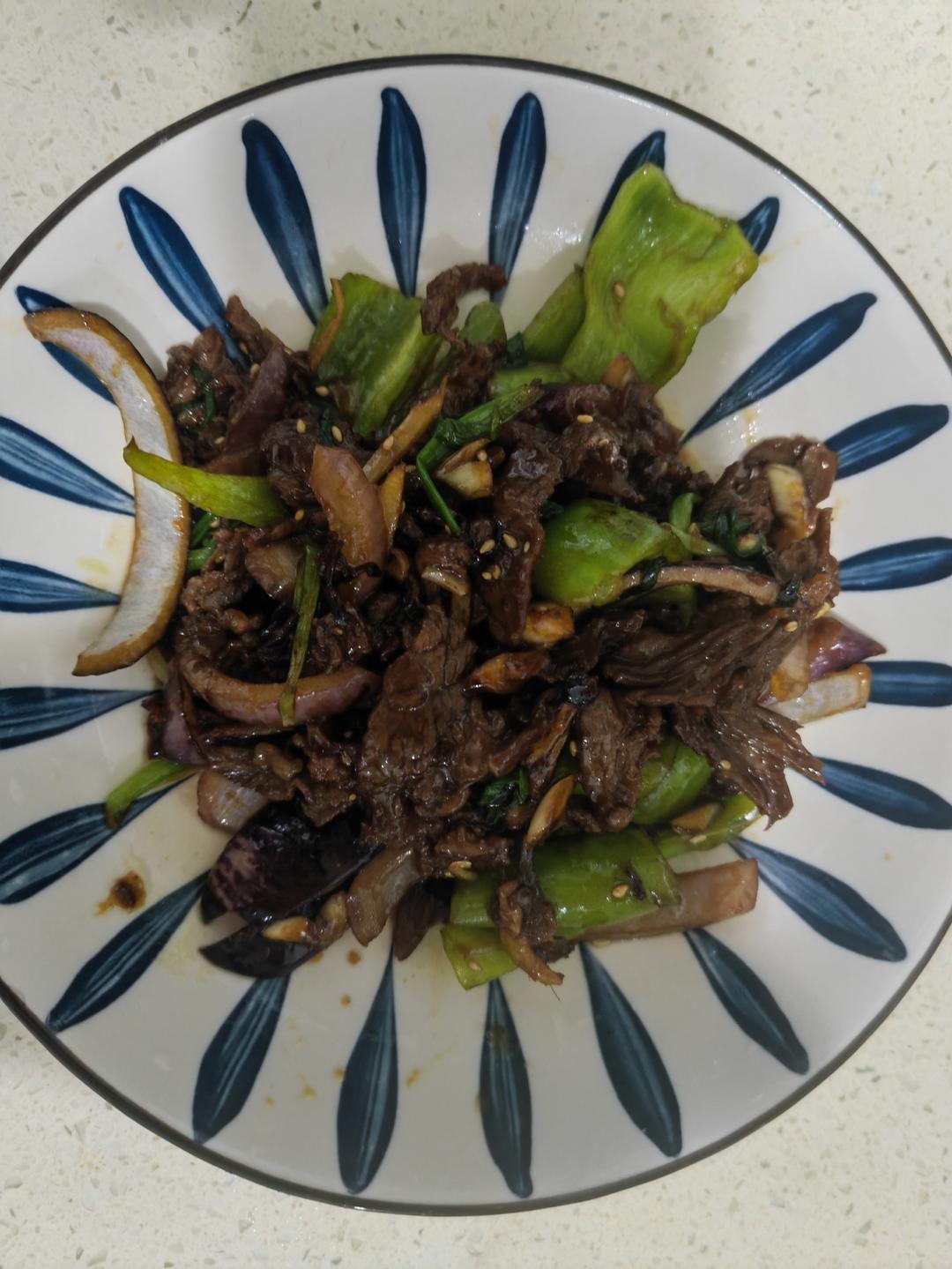 老少皆宜的一道“青椒洋葱爆炒牛肉”