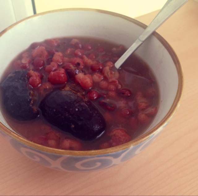 红豆薏米粥 (Red Bean and Pearl Barley Congee)