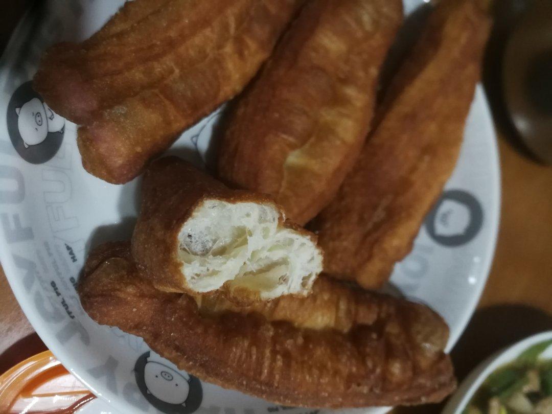 （视频菜谱）自制蓬松 炸油条