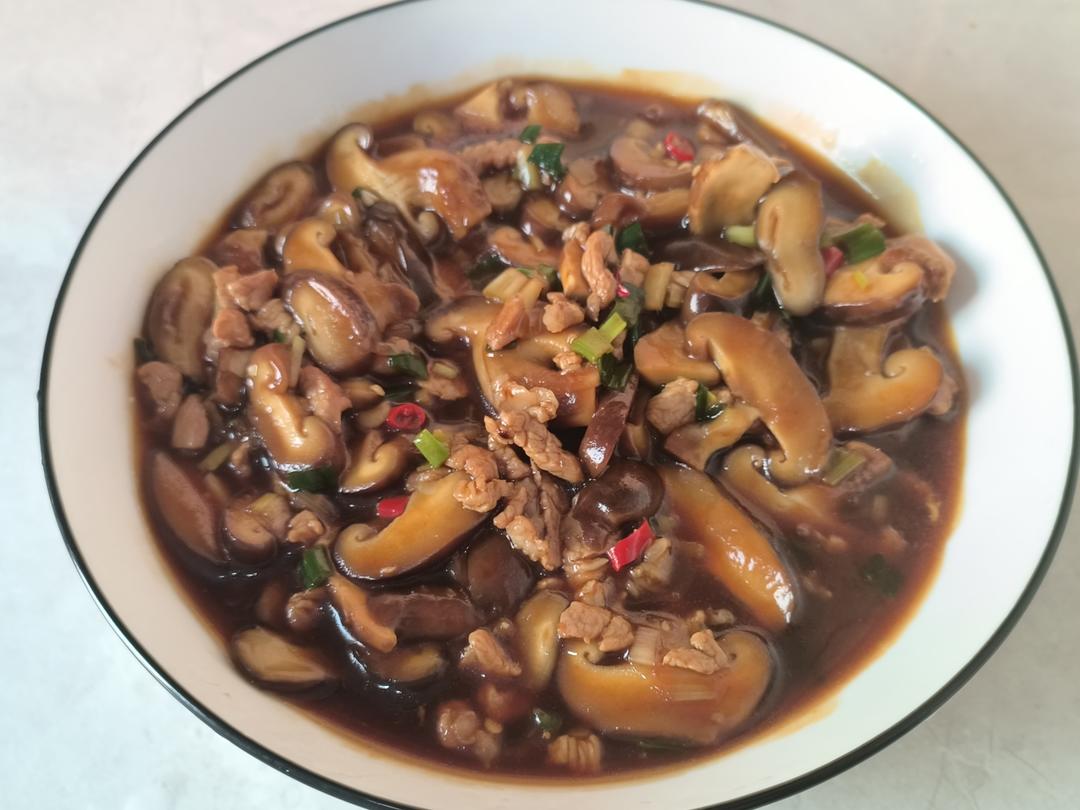 酱汁浓郁！超级下饭的家常菜肉末香菇