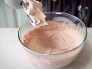 巧克力香缇奶油裸蛋糕的做法 步骤11