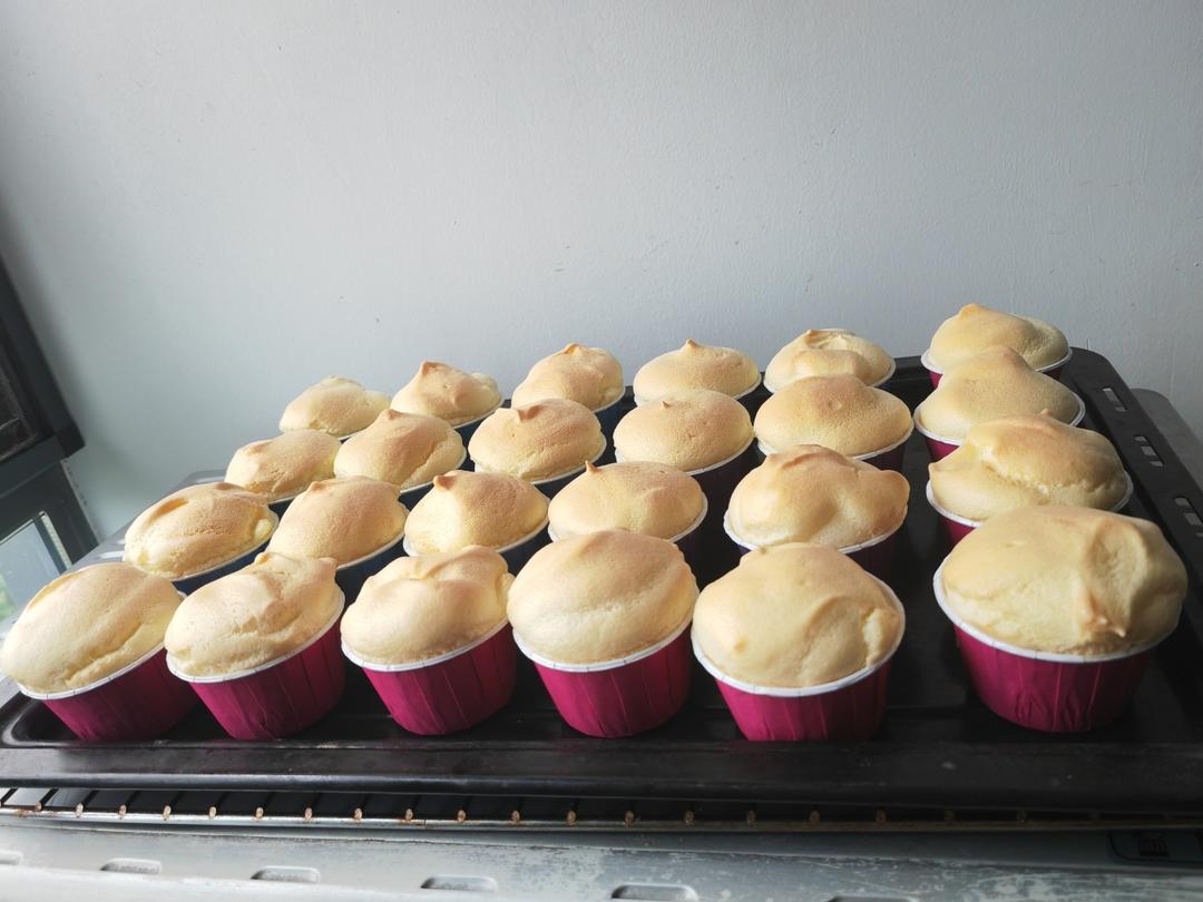 不塌陷不开裂不缩腰杯子蛋糕分享