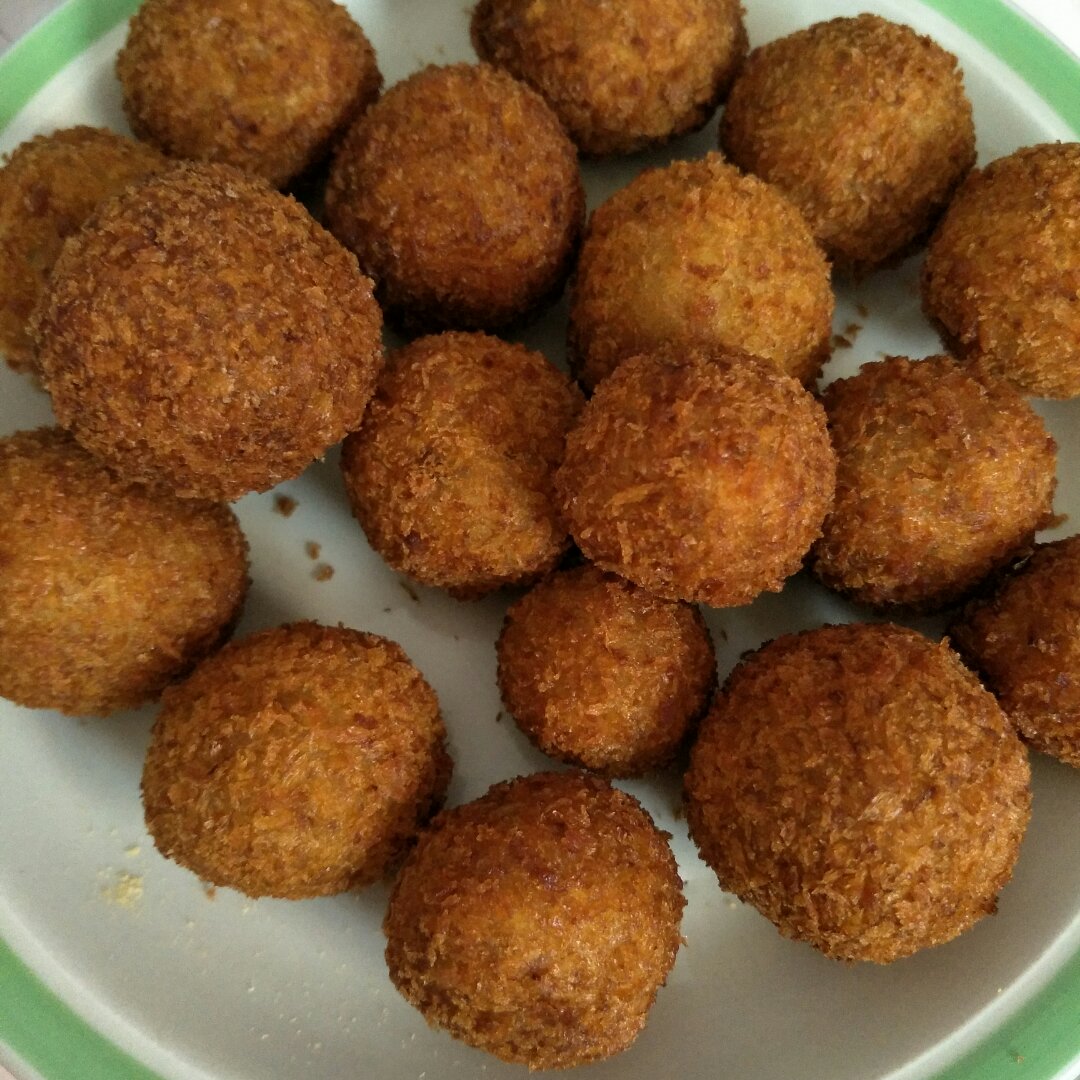 妈妈教炸的红薯丸子