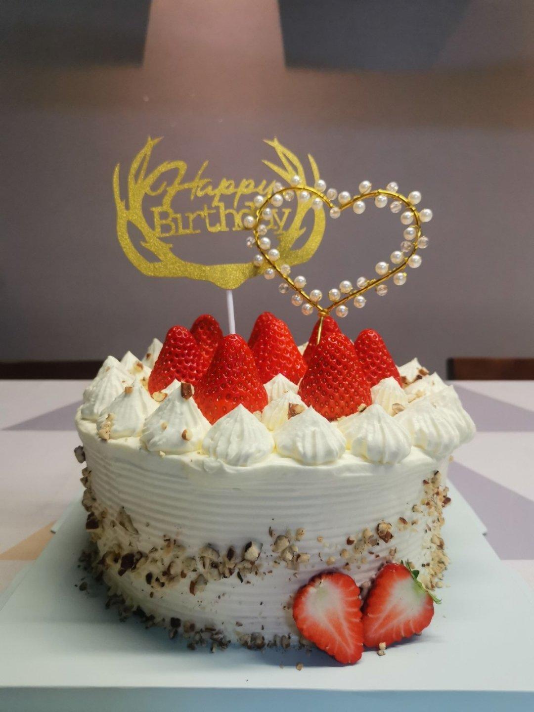 《Tinrry+》超经典的日式草莓奶油蛋糕 2.0版本（6寸配方）