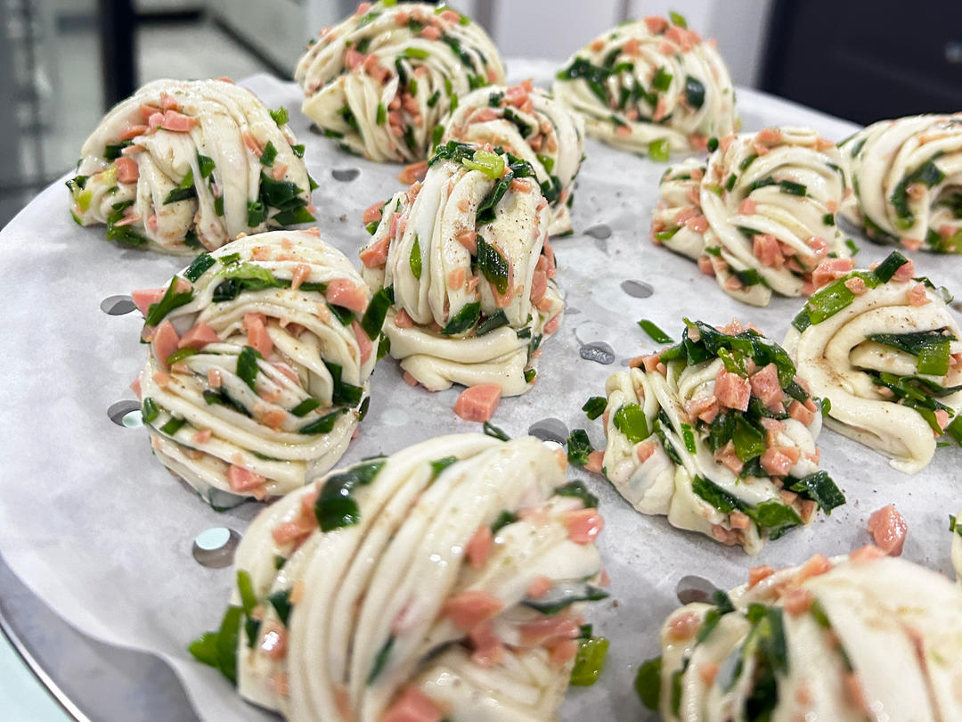 简单易操作的香辣葱油花卷