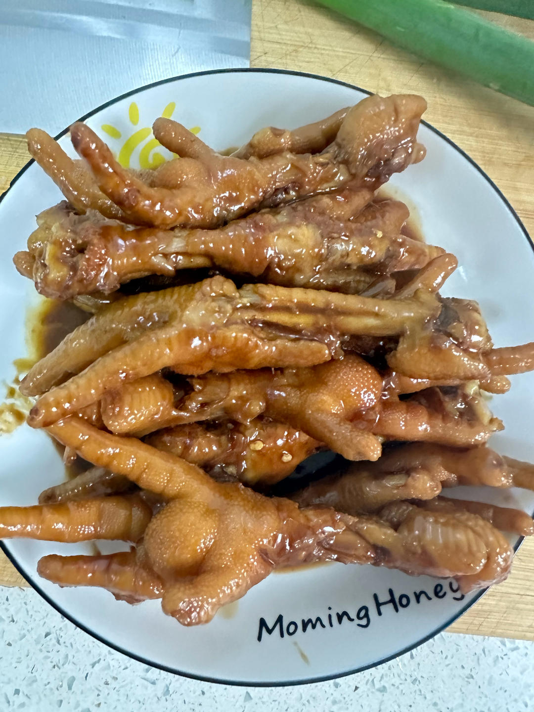 好吃到手指都吃掉的卤鸡爪