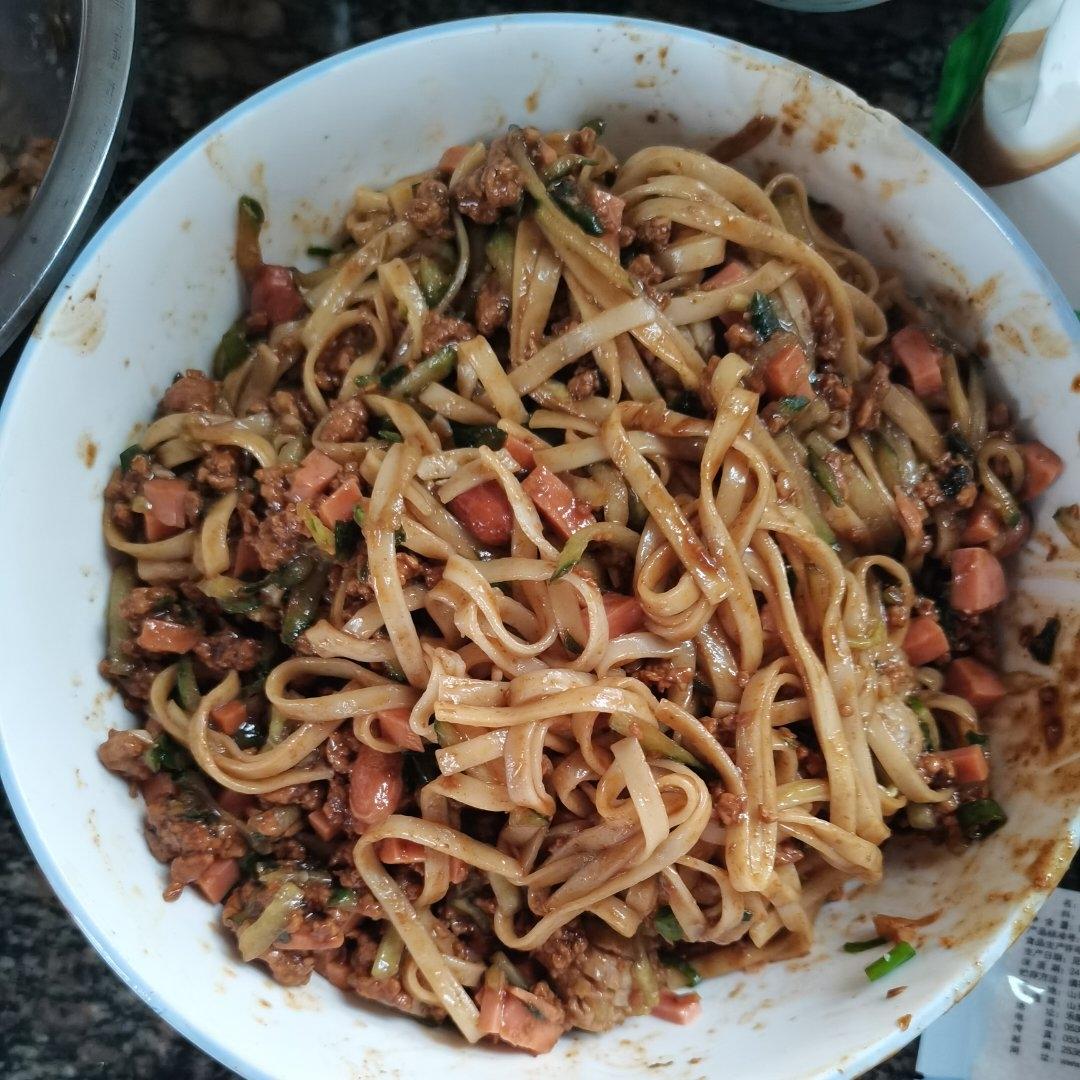 十分钟做好一盘肉酱拌面，太好吃了😋