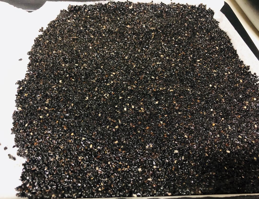 健康黑芝麻薄饼（仅需三步）