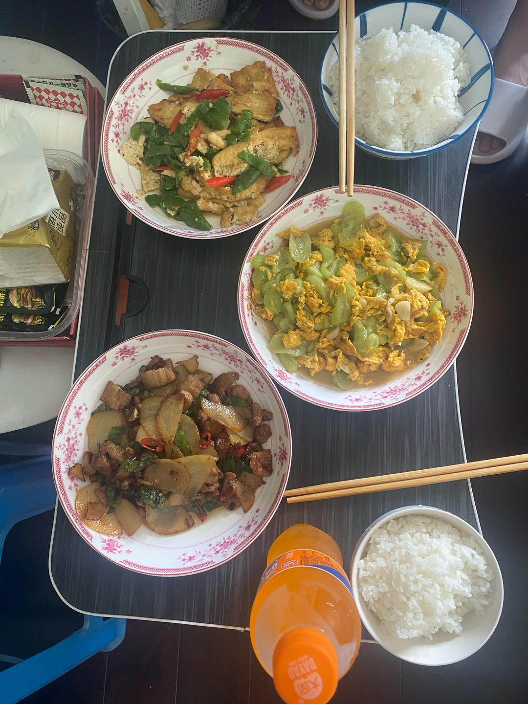 青椒土豆片炒肉