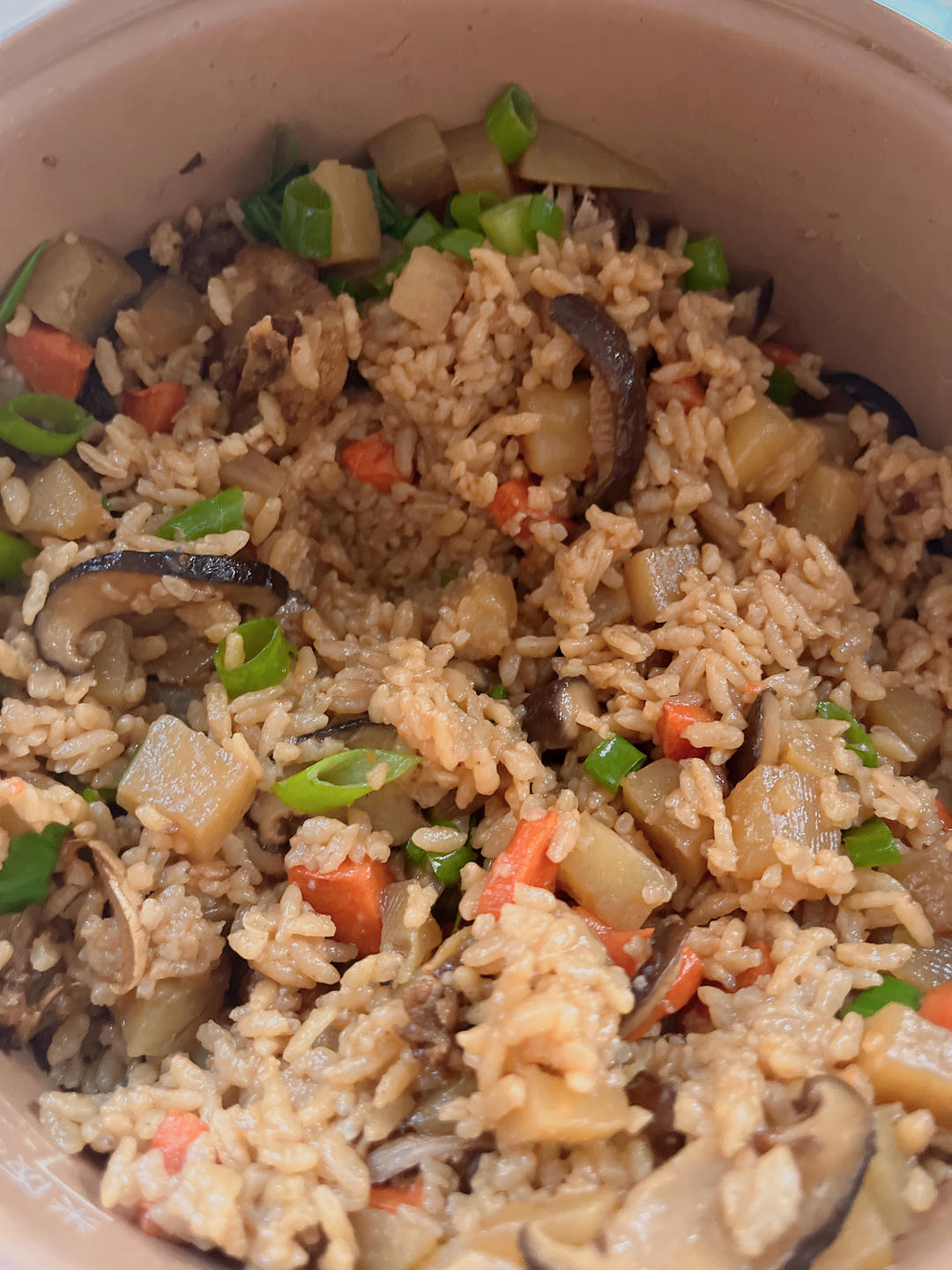 电饭锅排骨土豆焖饭