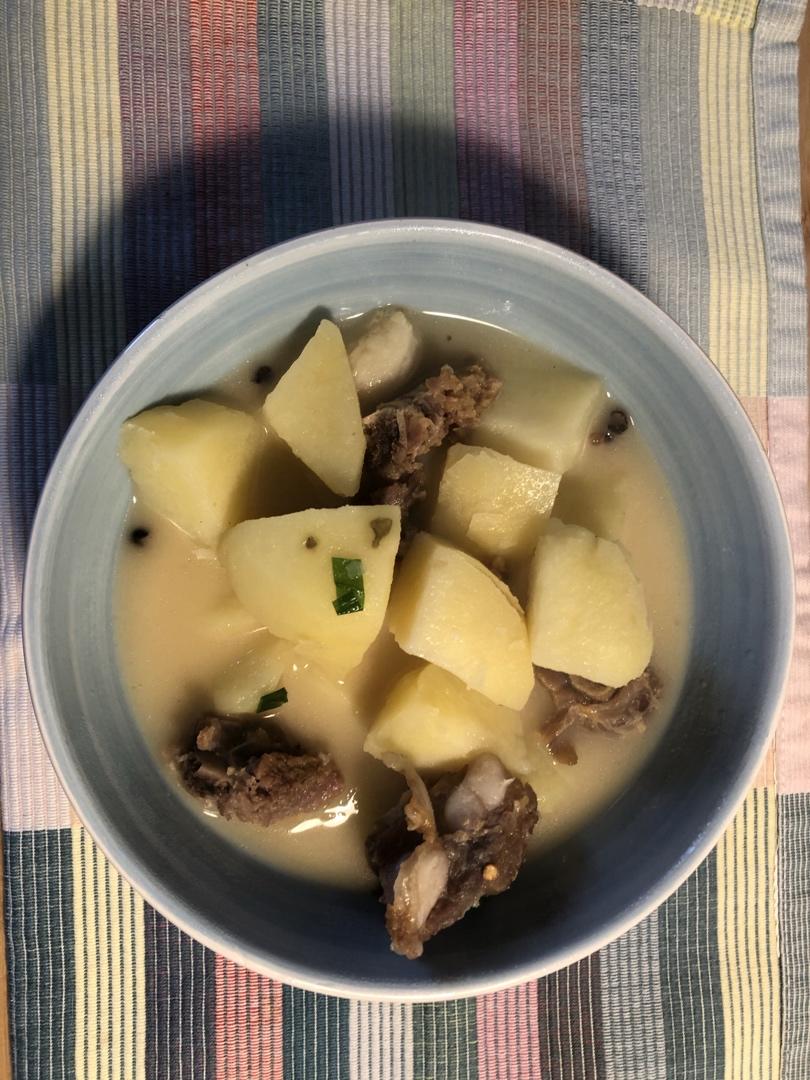 腊排骨炖土豆