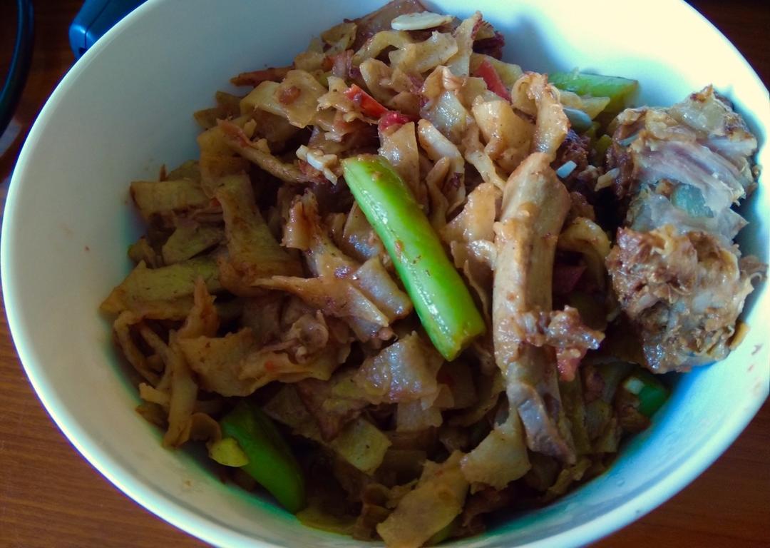 跟央视大厨学的：豆角焖面