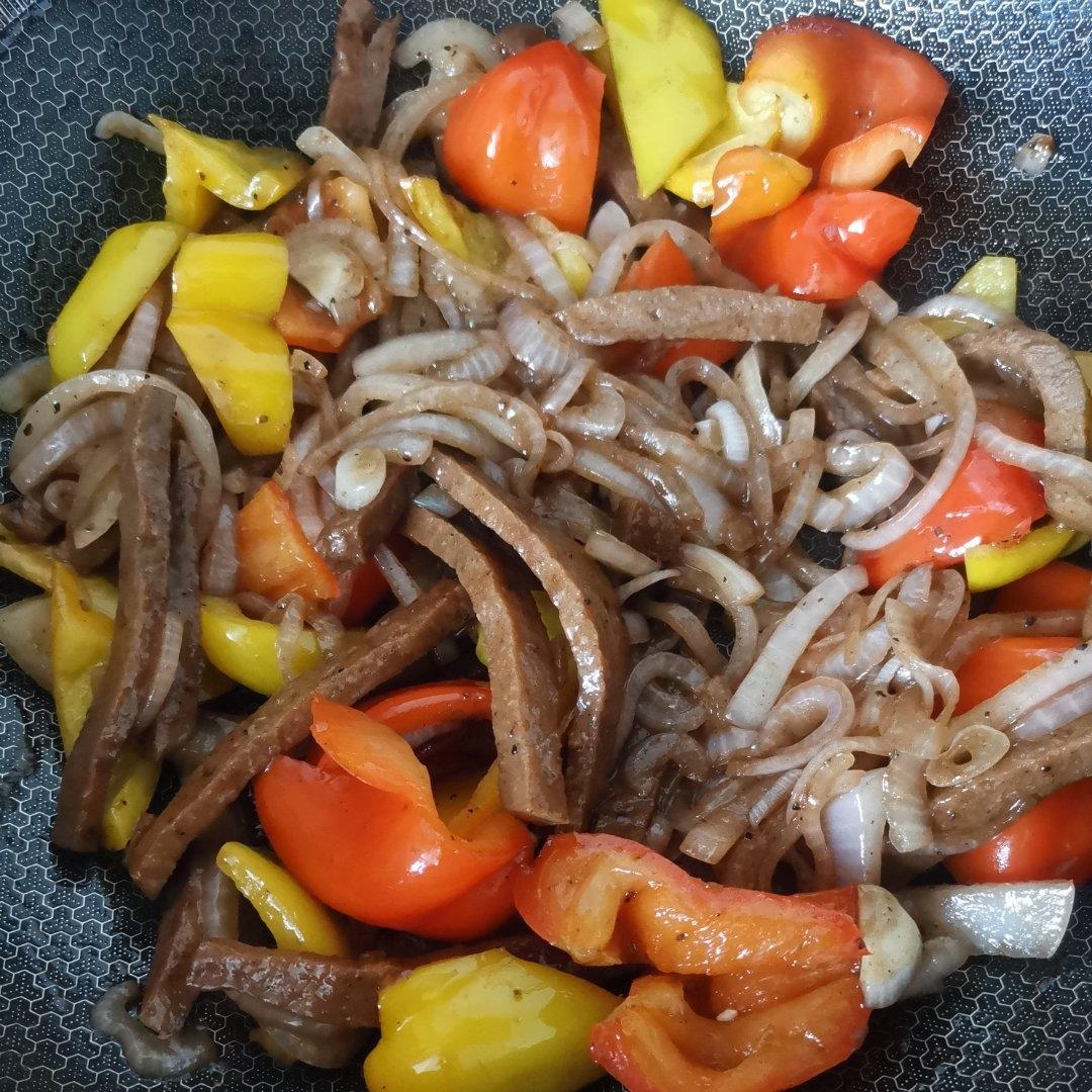 彩椒炒牛柳