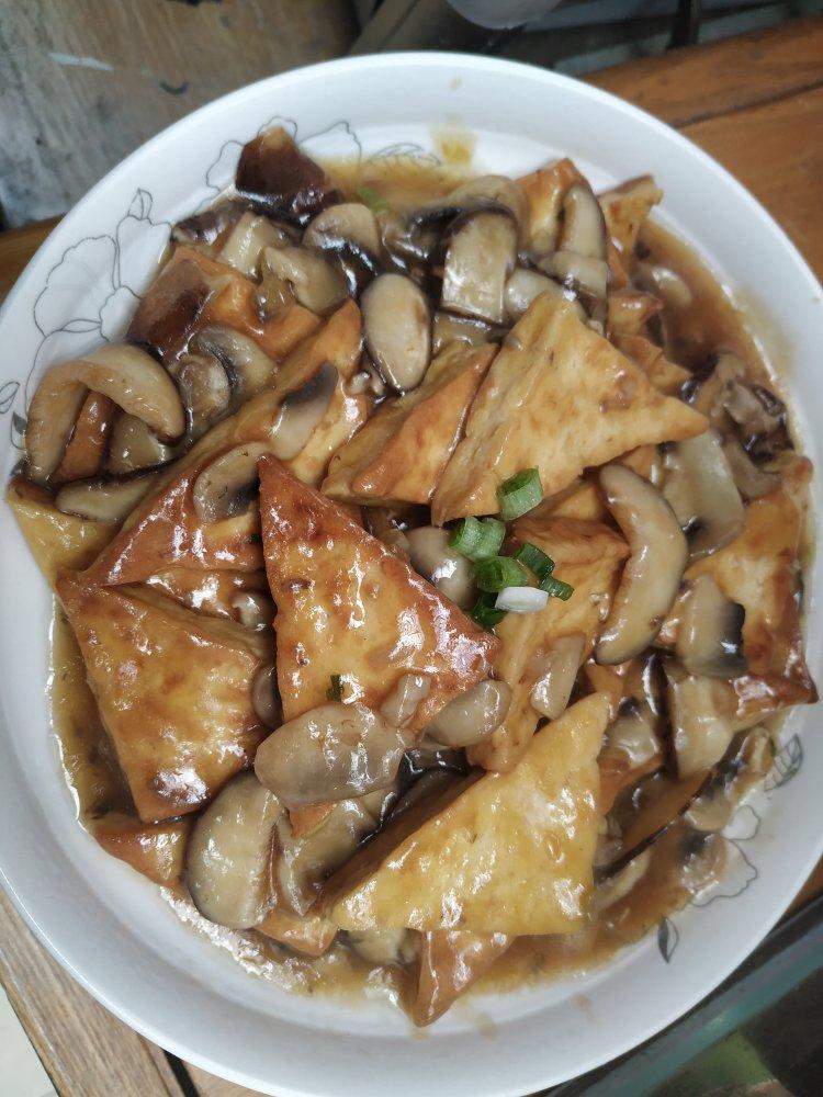 蘑菇烧豆腐