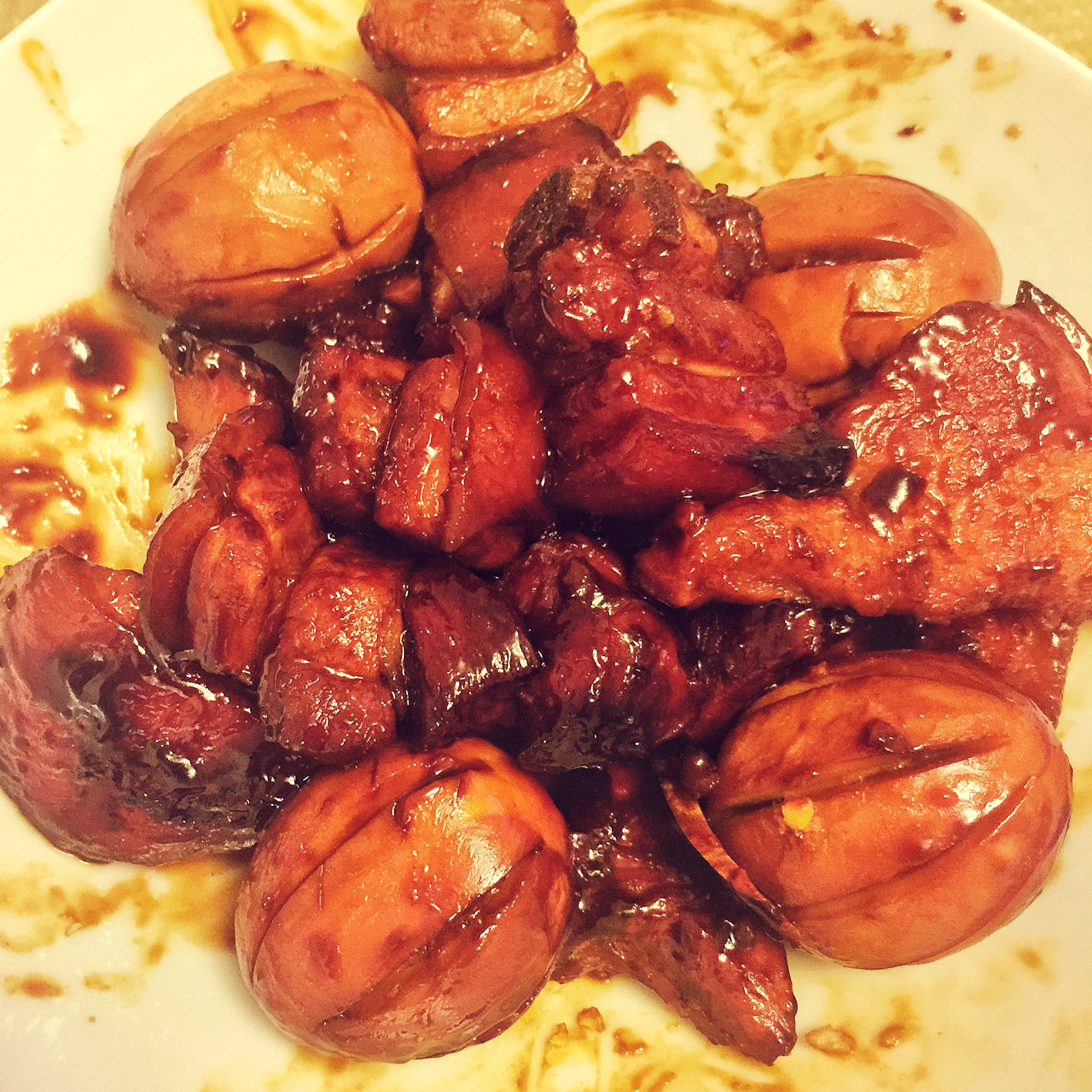 吃着碗里望着锅里的红烧肉