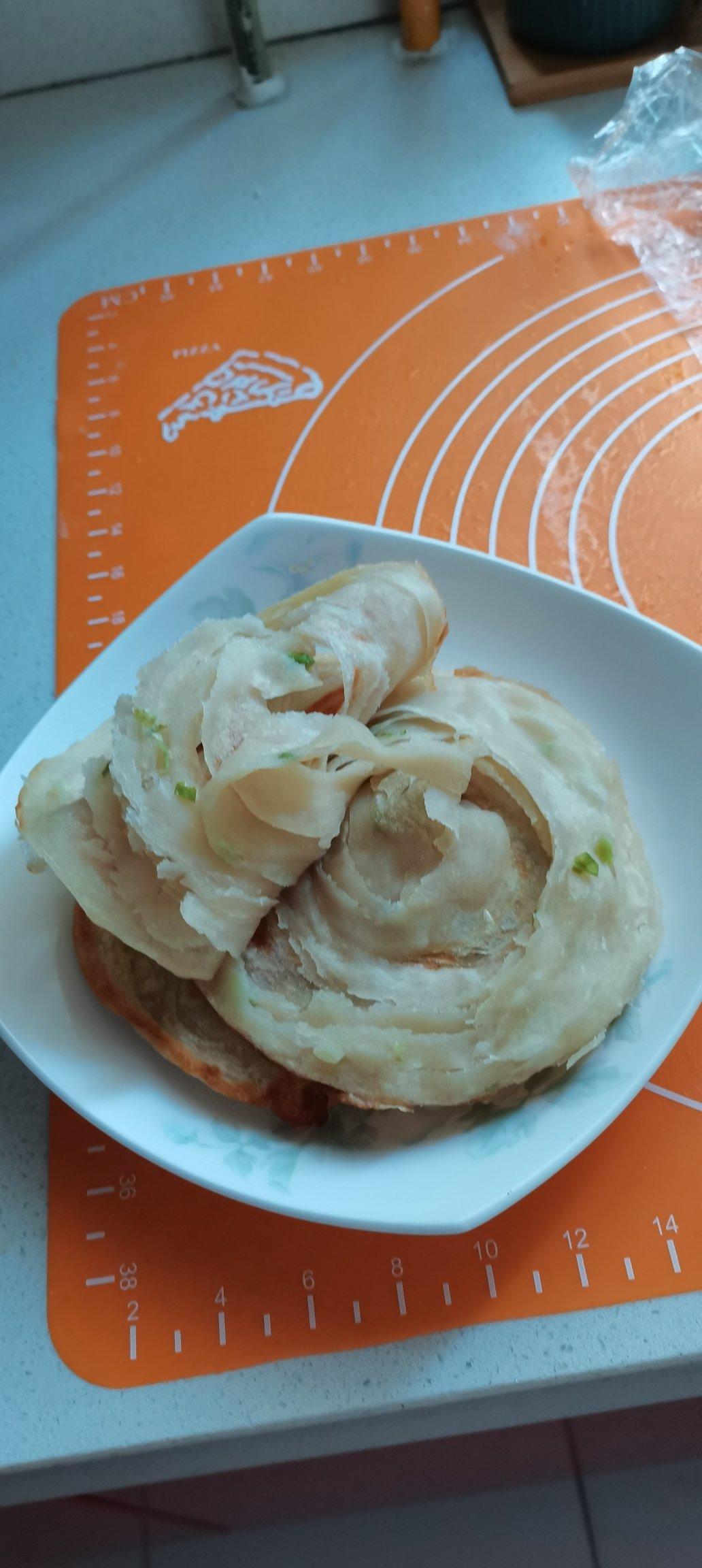 家常葱油饼 柔软多层 凉了也不硬 附细节视频详解