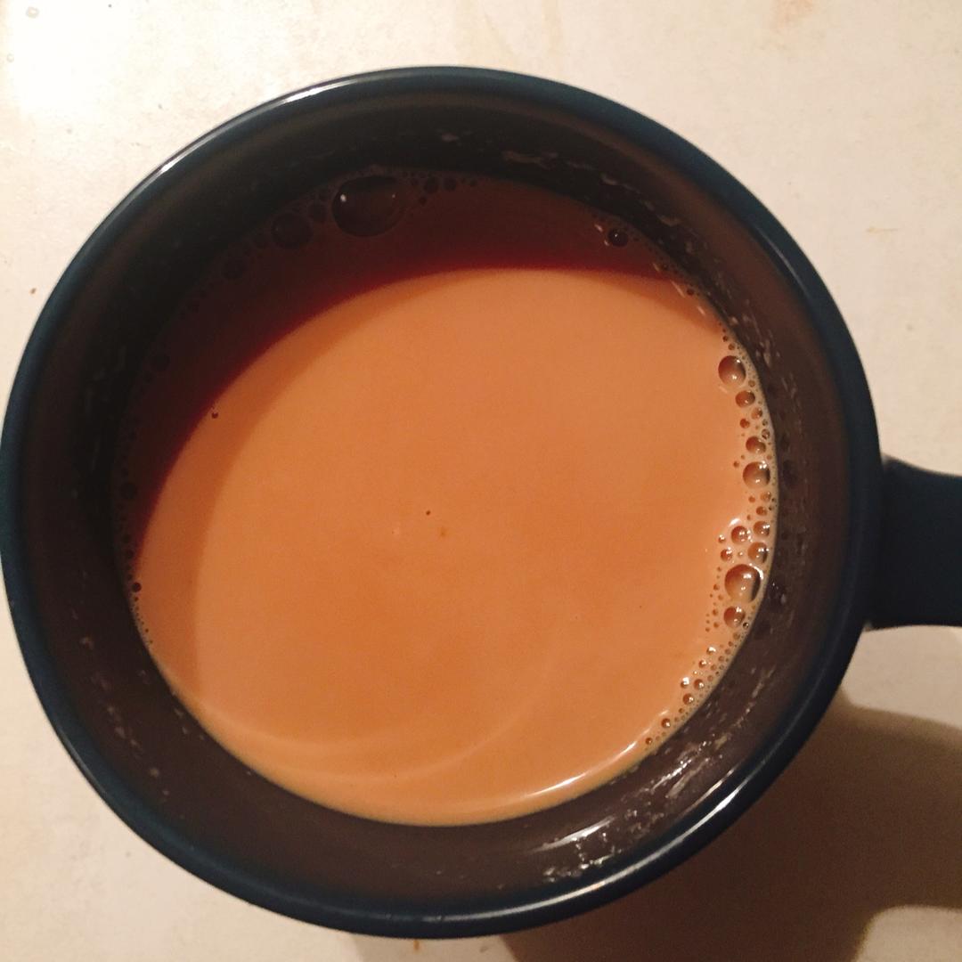 闪电侠般快手直接超越街边任何奶茶铺子的淡奶版锅煮奶茶