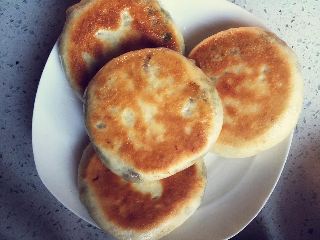 香菇包菜猪肉馅饼