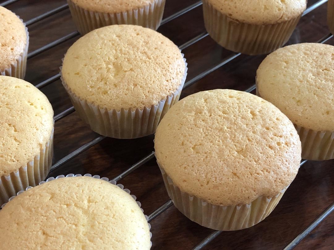 海绵纸杯蛋糕