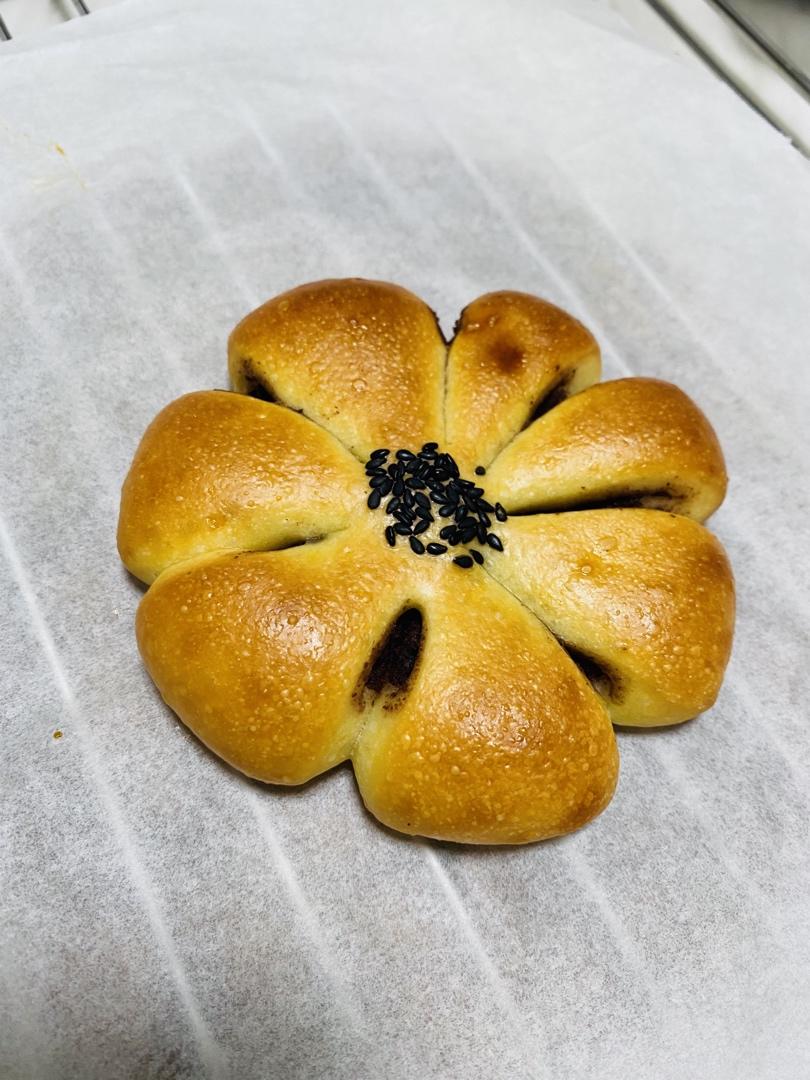 花朵豆沙面包