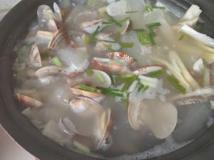 夏天的食谱:火腿蛤蜊扁尖冬瓜汤的做法 步骤1