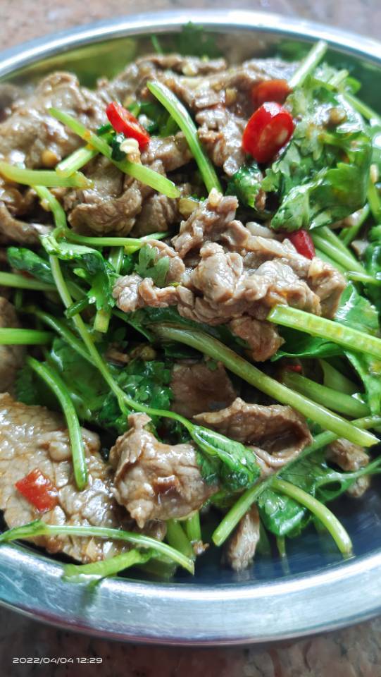 凉拌香菜牛肉