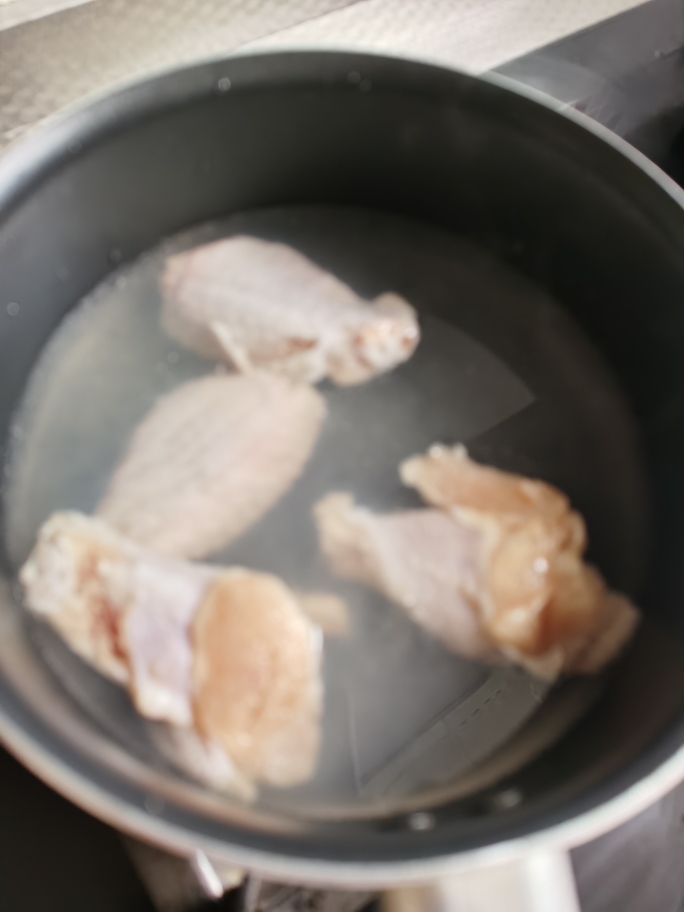 宝宝菌菇鸡汤的做法 步骤2