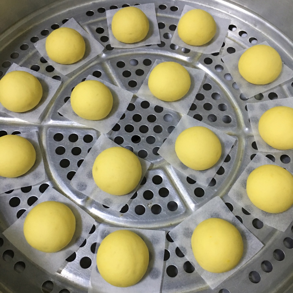 新手也可以--详解如何做出人见人爱、金黄的南瓜馒头