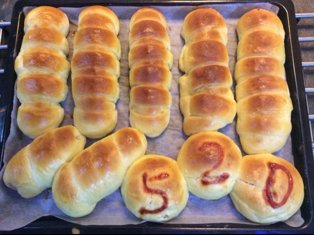 毛毛虫肉松面包