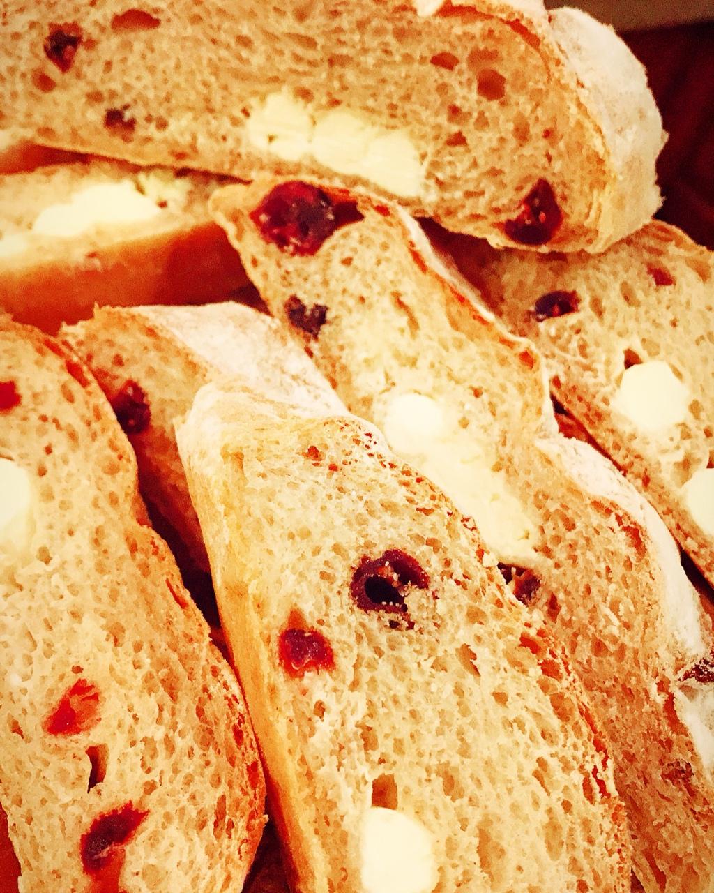 kiri奶油芝士食谱—全麦蔓越莓奶酪软欧包（视频）