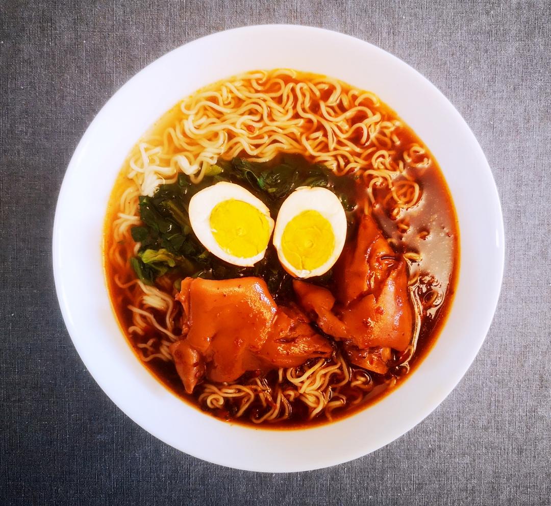 狂飙的【猪脚面】与你共享！