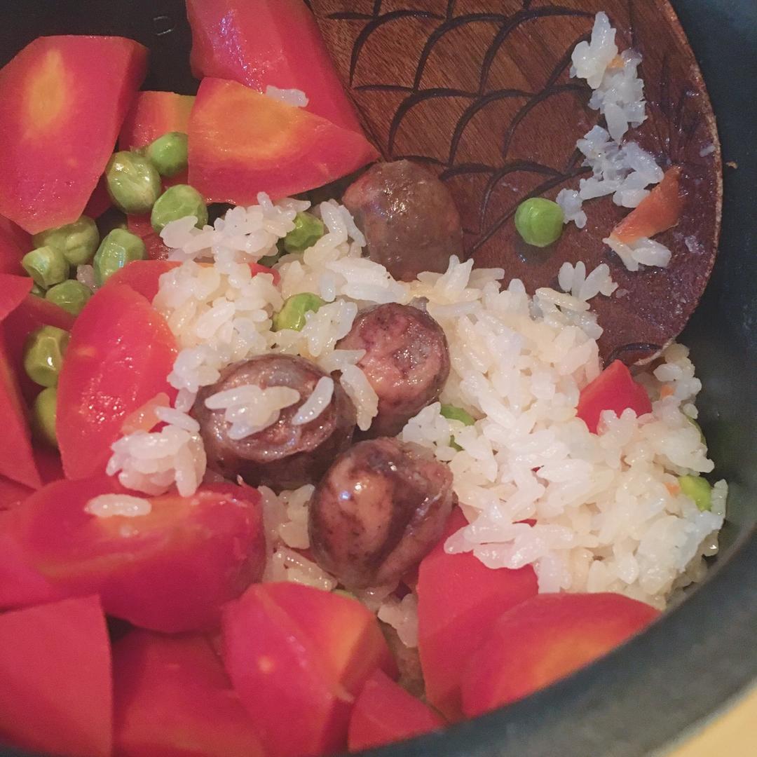 超快手的电饭锅腊肠焖饭