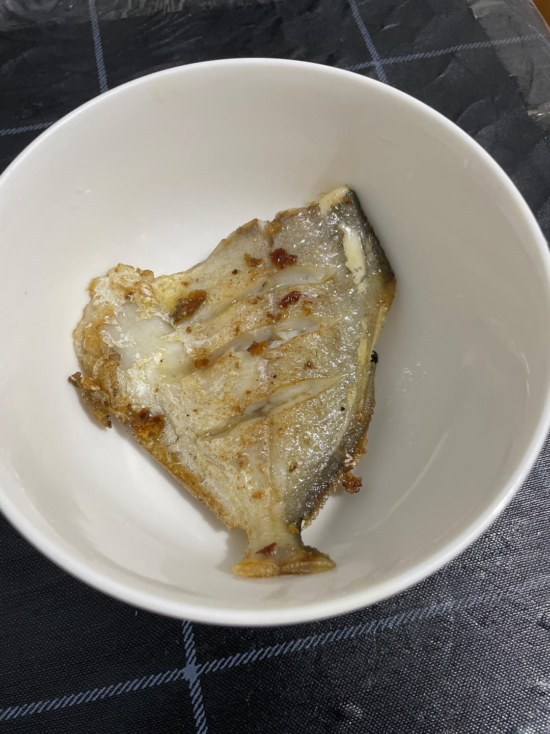 不腥的冷冻鲳鱼做法（盐煎鲳鱼，红烧鲳鱼，香辣鲳鱼）