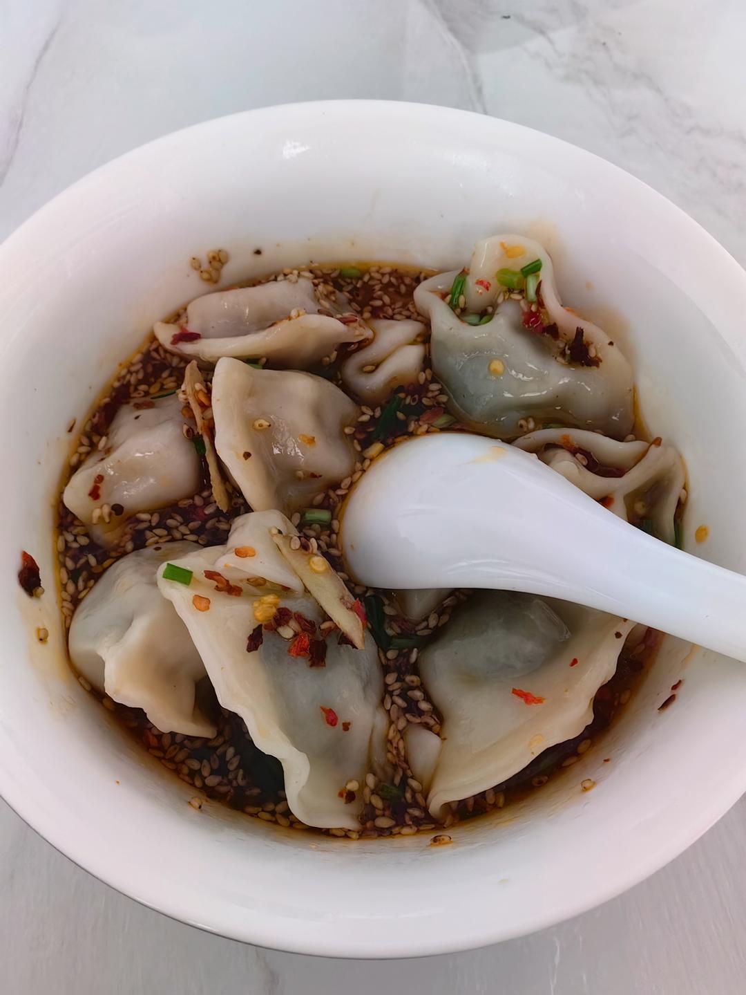 五分钟搞定夜宵早餐秘制酸汤水饺 酸辣开胃