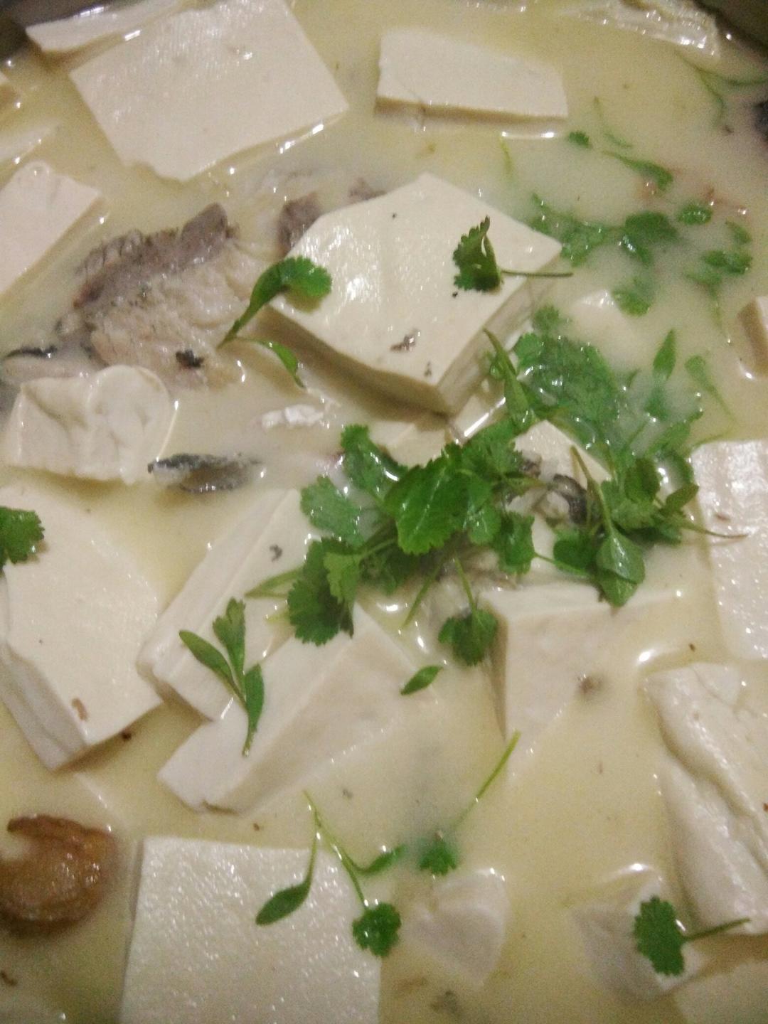 鲫鱼豆腐汤