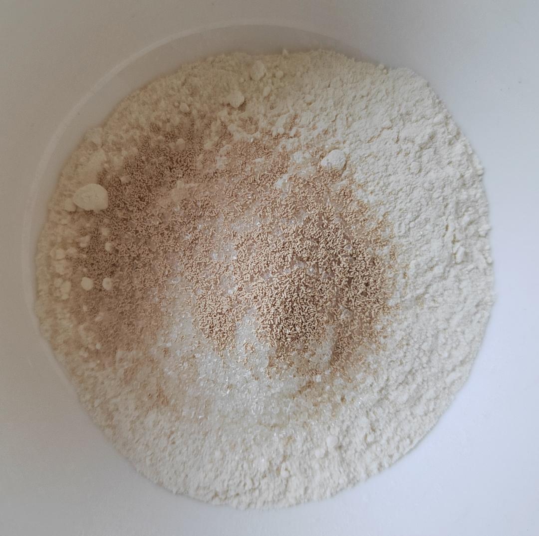 纯奶手撕吐司的做法 步骤1