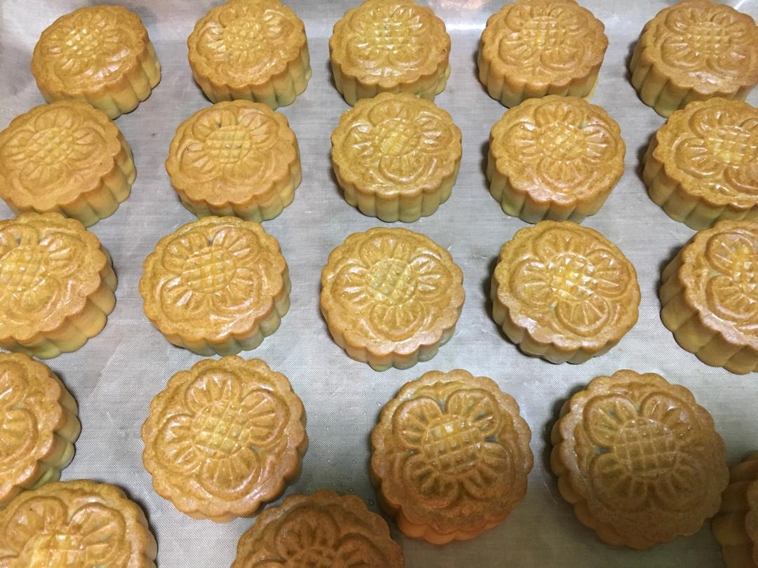 广式月饼——蛋黄莲蓉月饼