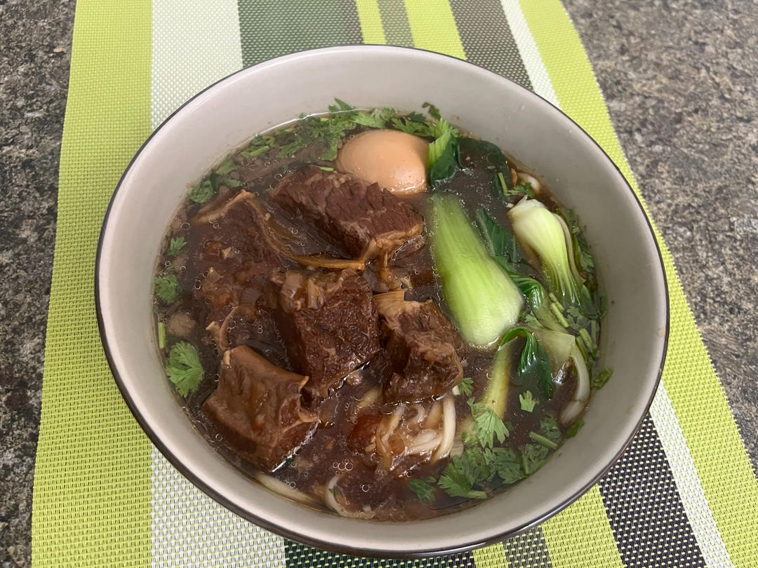台湾牛肉面 Taiwan Noodles