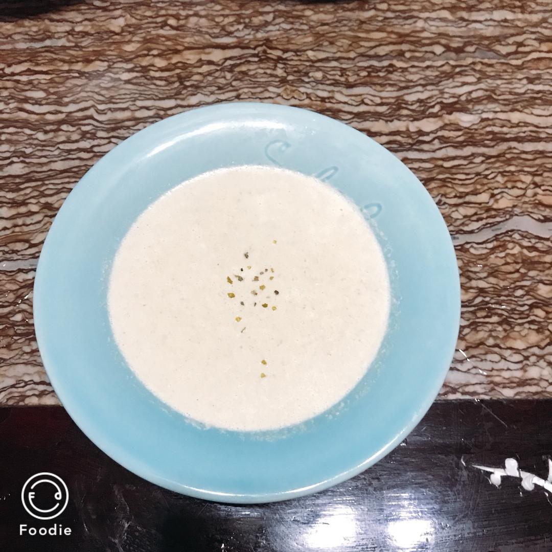 只要半小时，在家做一份堪比餐厅的【奶油蘑菇浓汤】