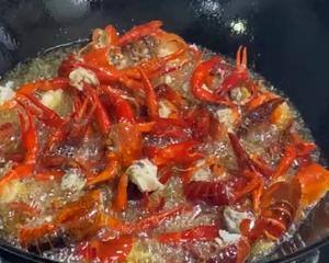 蒜香小龙虾——简单做过瘾吃的做法 步骤4